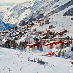Des adolescents britanniques non vaccinés font face à des centaines de tests Covid quotidiens pendant les vacances au ski cet hiver
 